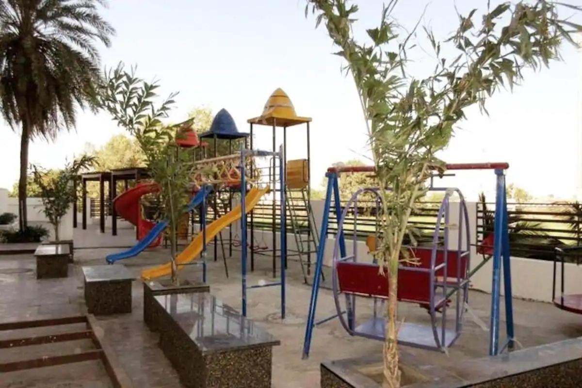 7 Seasons Palm Suite With Sky Orbit, Balcony, Swimming Pool, Wifi, Playground Rajkot Exterior foto
