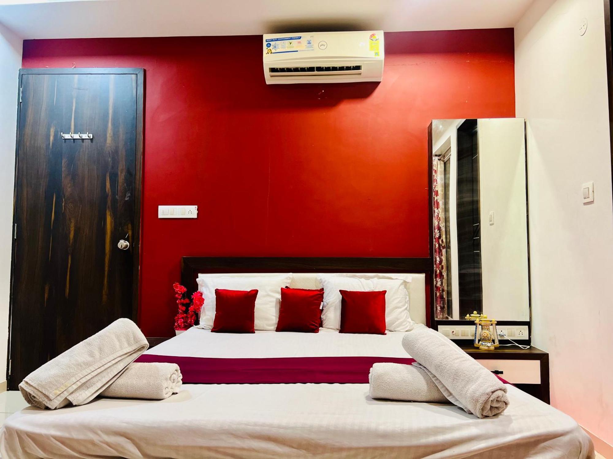 7 Seasons Palm Suite With Sky Orbit, Balcony, Swimming Pool, Wifi, Playground Rajkot Exterior foto